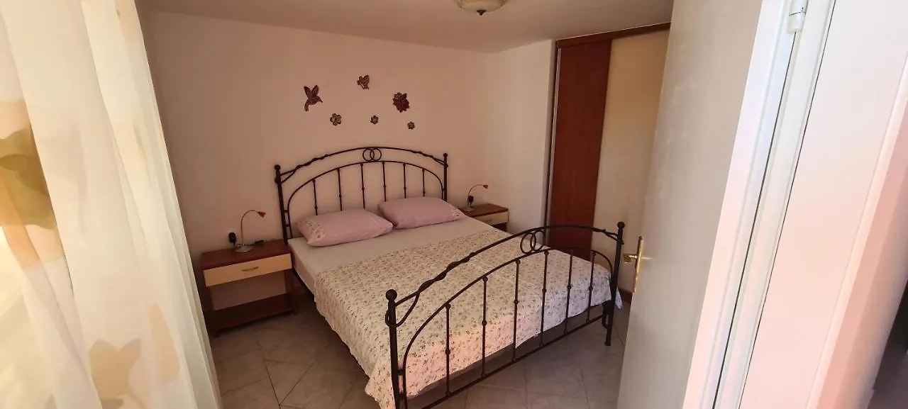 Kuca Luce-Apartman Br.1 Мали-Лошинь Апартаменты